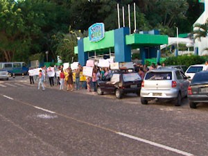 Protesto de professores em Salvador (Foto: Imagem/TV Bahia)
