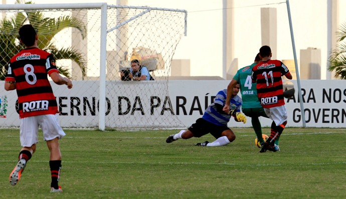 Campinense 0 x 2 Coruripe, no Estádio Amigão, em Campina Grande (Foto: Nelsina Vitorino / Jornal da Paraíba)