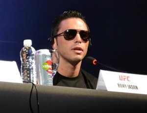 Rony Jason coletiva de imprensa do UFC (Foto: Adriano Caldas / Globoesporte.com)