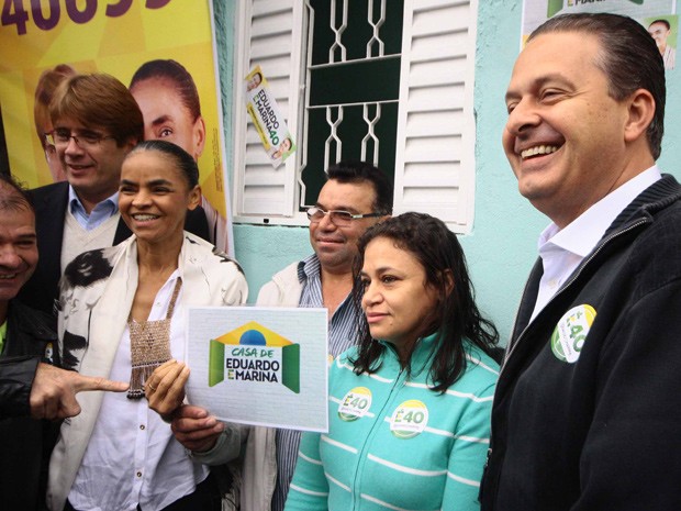 Eduardo Campos e Marina Silva na inauguração de comitê residencial (Foto: Aloisio Mauricio / Brazil Photo Press / Estadão Conteúdo)