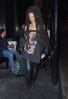 Rihanna radicaliza no visual e adota dreads