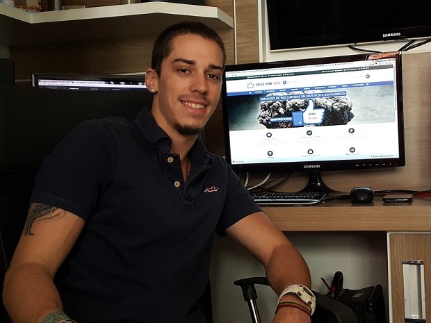 O desenvolvedor de sistemas Daniel Curado, de 24 anos, que criou empresa em Brasília para vender popularidade na web (Foto: Raquel Morais/G1)