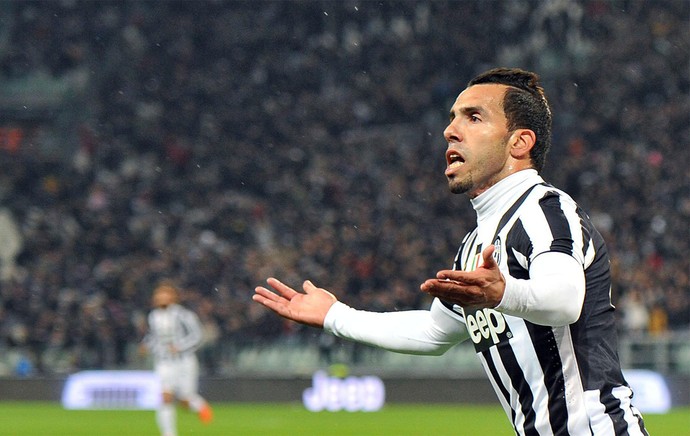Tevez comemora, Juventus x Parma (Foto: EFE)