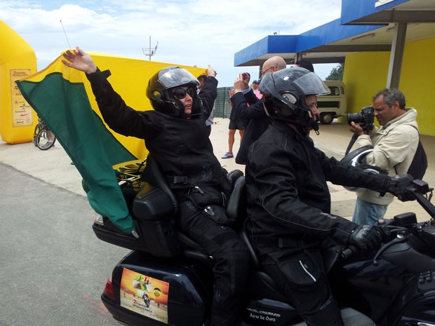 Motociclistas partem em expedição de Santos rumo ao Peru (Foto: Mariane Rossi/G1)