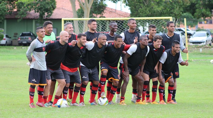 treino Flamengo-PI CFAP (Foto: Abdias Bideh/GloboEsporte.com)