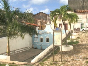 Fonte do Ribeirão apresenta mau estado de conservação (Foto: Reprodução / TV Mirante)