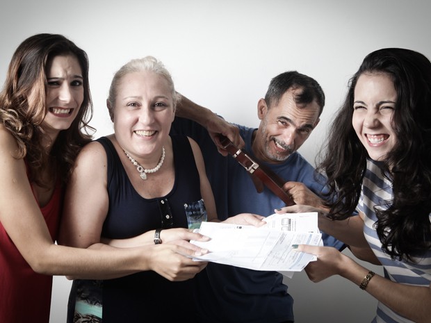 Famlia tem costume de decidir em conjunto como e quando gastar dinheiro (Foto: Caio Kenji/G1)