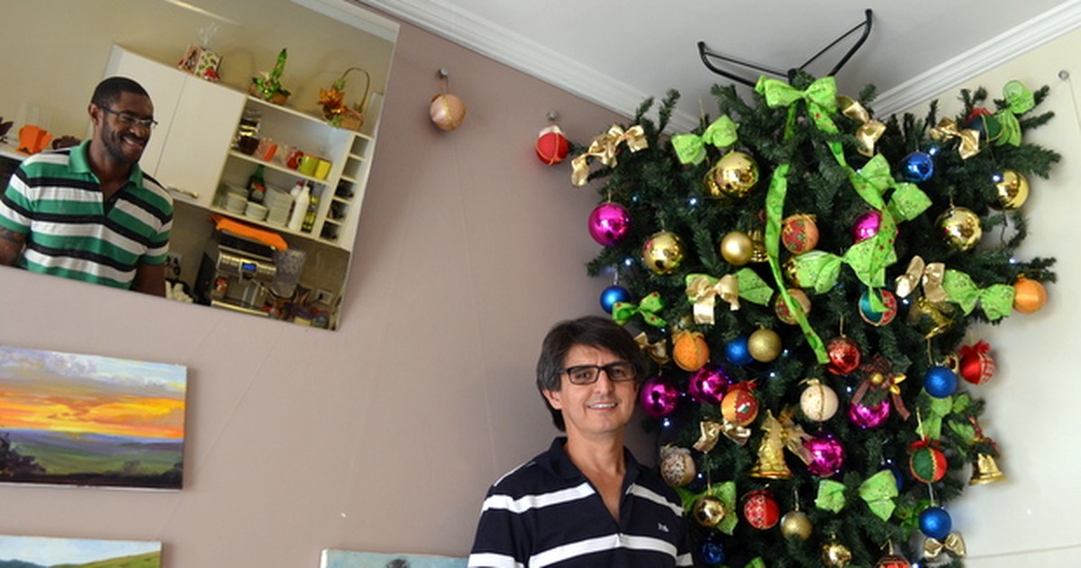 G1 - Árvore de Natal invertida vira atração e 'point' para fotos em  Piracicaba, SP - notícias em Piracicaba e Região