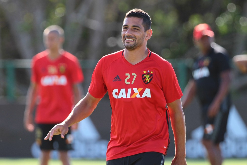 Para presidente do Sport, Diego Souza está ansioso por ampliação do contrato