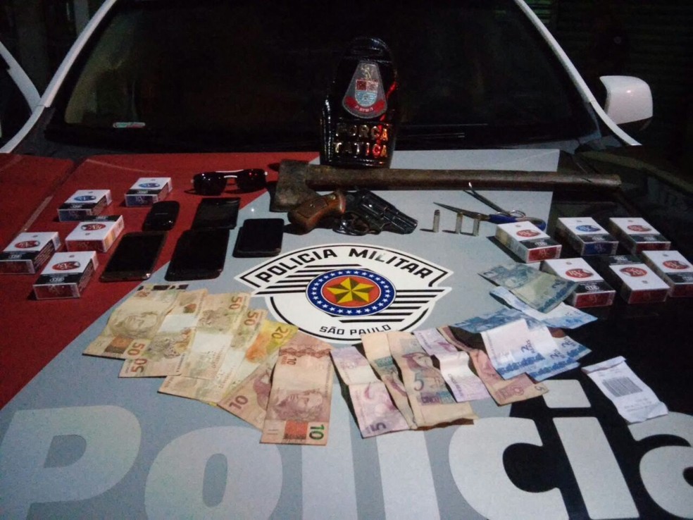 Grupo é suspeito de praticar outros roubos na região (Foto: Divulgação/Polícia Militar)