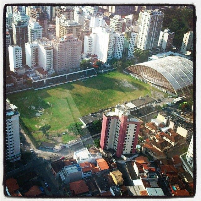 Mestre Ziza, Caio Martins visto de cima