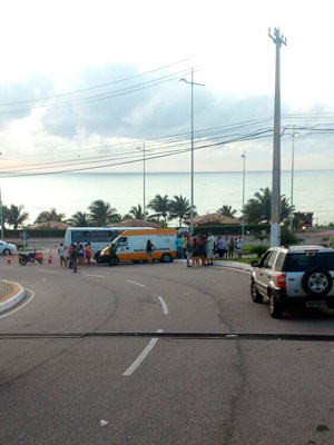 Blitz da lei Seca foi montada na Via Costeira (Foto: Divulgação/Polícia Militar do RN)