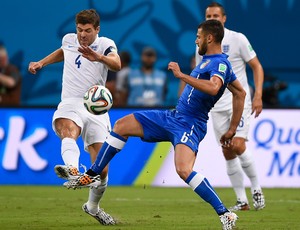 Gerrard and Candreva England vs Italy (Photo: AFP)