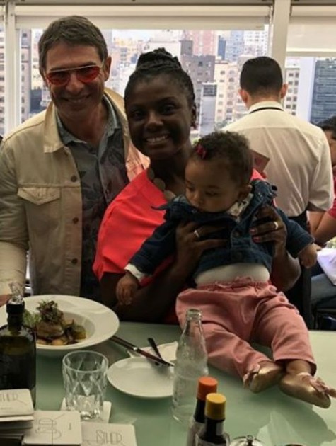 Adriana Alves com a família (Foto: Reprodução Instagram) Adriana Alves com a família (Foto: Reprodução Instagram)