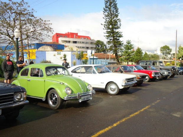 Colecionadores de carros antigos se reúnem no domingo (4), em Ponta Grossa, no Paraná (Foto: Divulgação)
