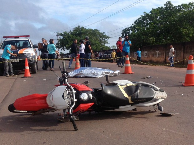 G1 - Motoqueiro Morre Em Rodovia No Amapá Após Tentar Desviar De ...