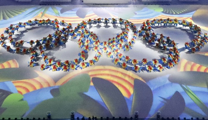 Maracanã durante cerimônia de encerramento aros olímpicos (Foto: Reuters)