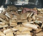 Polícia encontra carro capotado cheio de drogas (Polícia Civil/Divulgação)