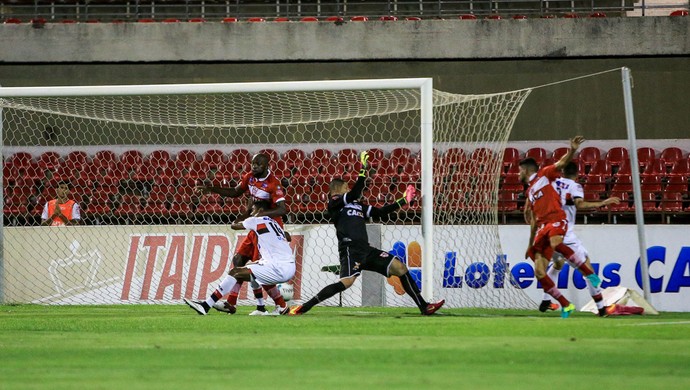 CRB x Atlético-GO, no Rei Pelé; gol de Júnior Viçosa (Foto: Ailton Cruz / Gazeta de Alagoas)