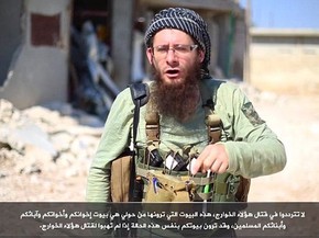 Lucas Kinney aparece como Abu Basir Al-Britani em vídeo da Jabhat al-Nusra (Foto: Reprodução/Youtube/Pijar Net)