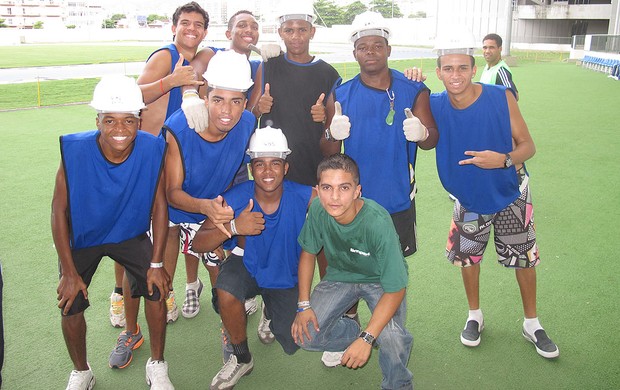 Funcionários Engenhão show treino (Foto: André Casado / Globoesporte.com)