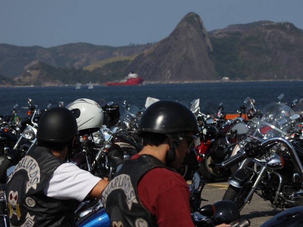 Motociclistas chegando à Marina da Glória no Rio de Janeiro (Foto: Rafael Miotto/G1)