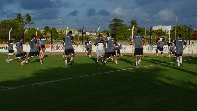 treino do botafogo-pb, botafogo-pb, bota-pb (Foto: Lucas Barros / GloboEsporte.com/pb)