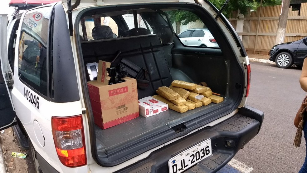 Homem foi preso por tráfico de drogas em Tupã (Foto: Polícia Militar/Divulgação)