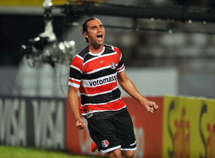 léo gamalho santa cruz x botafogo-pb (Foto: Aldo Carneiro / Pernambuco Press)