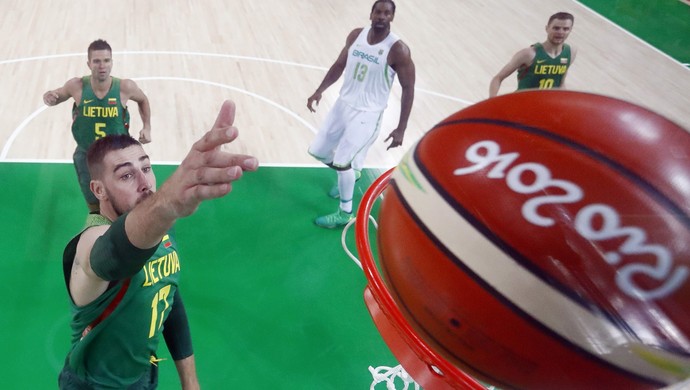 brasil, lituânia, basquete, olimpíada rio 2016 (Foto: EFE/EPA/LARRY W. SMITH) brasil, lituânia, basquete, olimpíada rio 2016 (Foto: EFE/EPA/LARRY W. SMITH)
