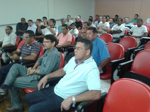 Audiência pública foi realizada nesta segunda-feira (8) para discutir o preço do combustível em Cruzeiro do Sul (Foto: João Dias/Arquivo Pessoal)