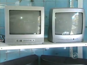 TVs de tubo são facilmente encontradas em lojas de assistência técnica. (Foto: Reprodução/TV Tem)