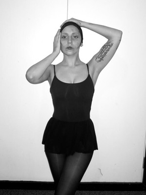 Lady Gaga divulga fotos de ensaio do MTV VMA 2013 (Foto: Reprodução/Twitter)
