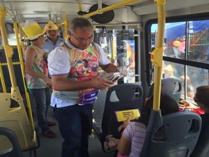 Prefeito de Socorro Padre Inaldo participando da ‘Blitz da Prevenção’ (Foto: Divulgação/Ascom/Prefeitura de Socorro)