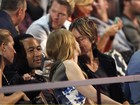Nicole Kidman beija o marido, Keith Urban, em prêmio nos EUA