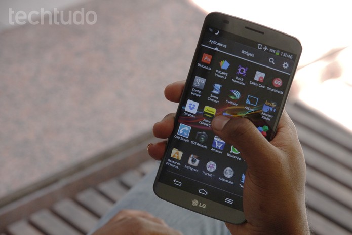 Tela do LG G Flex tem resolução HD (Foto: Luciana Maline/TechTudo) Tela do LG G Flex tem resolução HD (Foto: Luciana Maline/TechTudo)
