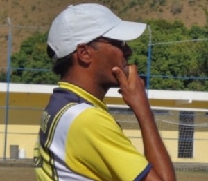 Luiz Antônio, técnico do sampaio corrêa (Foto: Claudio Burger / Futrio.net)
