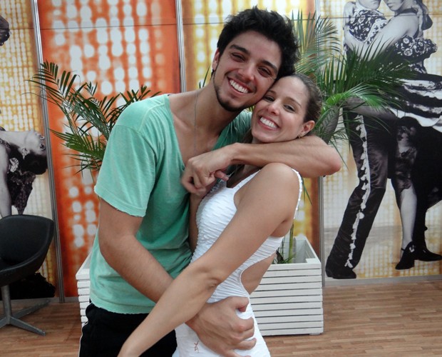 Rodrigo Simas e Raquel Guarini (Foto: Domingão do Faustão/TV Globo)