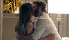 Rodrigo e Elisa se beijam, mas ela recua 
                    (TV Globo)