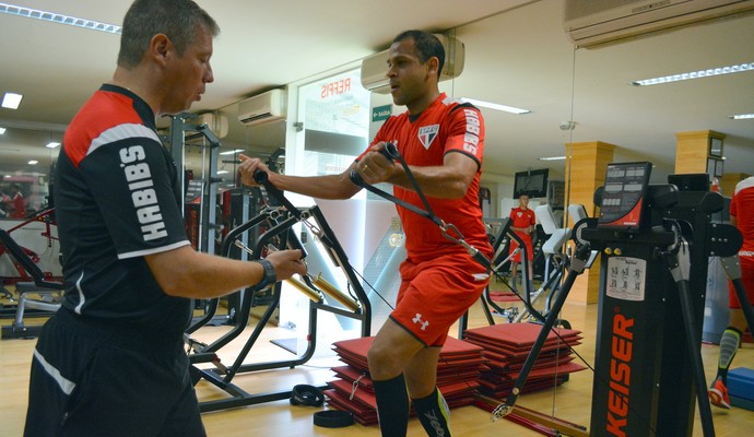 Carlinhos trabalha no Reffis do São Paulo (Foto: Érico Leonan / saopaulofc.net)