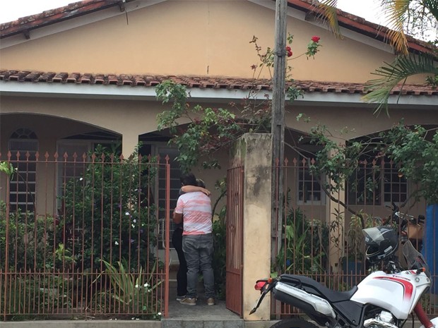 Homem reage a agressão contra pai e é morto por criminosos em Lorena (Foto: Poliana Lorena/ G1)
