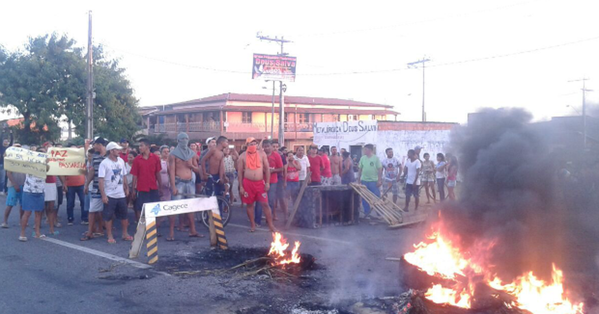 G Grupo Ateia Fogo E Bloqueia Trecho Da Br Em Fortaleza Em