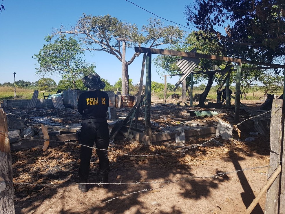 A Polícia Federal realizou a reconstituição da chacina que matou 10 pessoas na fazenda Santa Lúcia, em Pau D'Arco. (Foto: Reprodução/TV Liberal)