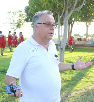 Josué Teixeira, treinador do River-PI (Foto: Marco Freitas )