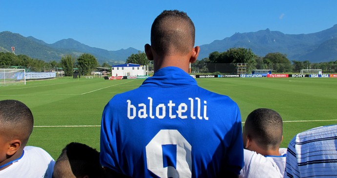 balotelli shirt italy children (Photo: Carlos Augusto Ferrari)