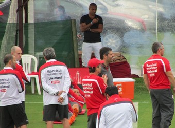 Deivid ex-centroavante Inter Abel estágio técnico Florianópolis (Foto: Tomás Hammes/ GloboEsporte.com) Deivid ex-centroavante Inter Abel estágio técnico Florianópolis (Foto: Tomás Hammes/ GloboEsporte.com)