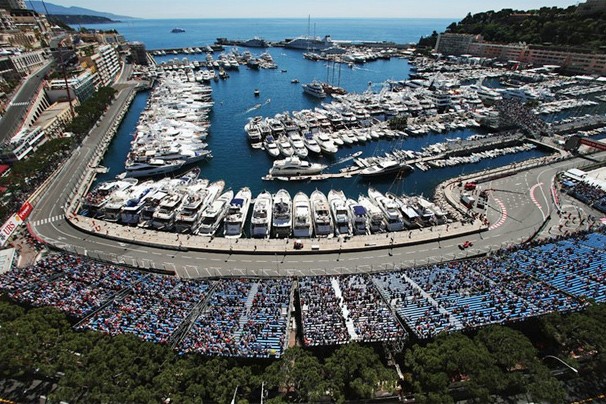 Um dos mais charmosos e chiques circuitos de corrida do mundo, o de Mônaco (Foto: Reuters)