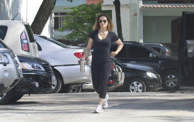 Cleo Pires vai à academia (Foto: Dilson Silva / AgNews)