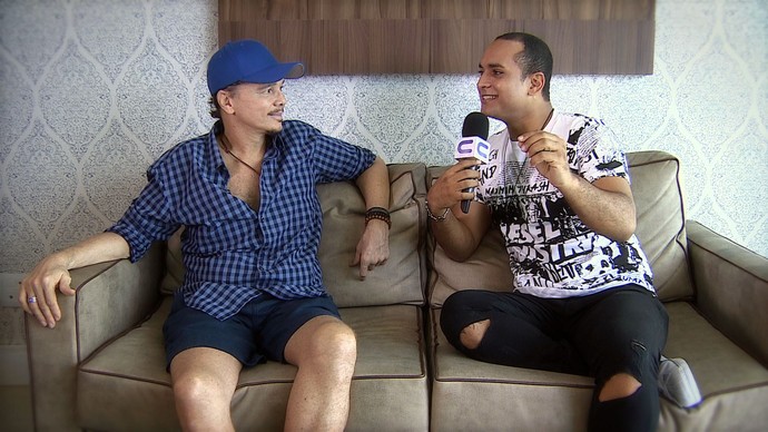 Confira o bate papo entre o apresentador Menilson Filho e o cantor Netinho (Foto: TV Sergipe)