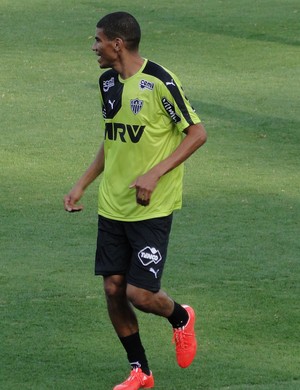 Leonardo Silva, no treino do Atlético-MG (Foto: Léo Simonini)